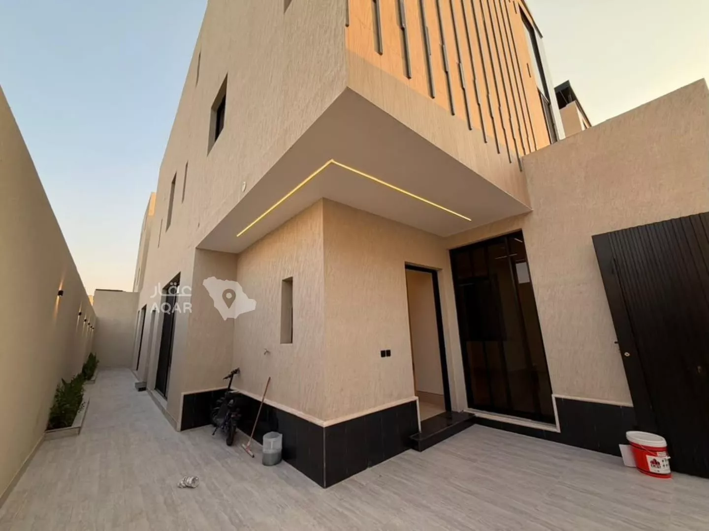 4 bedroom villa in Al Aridh, Riyadh 9