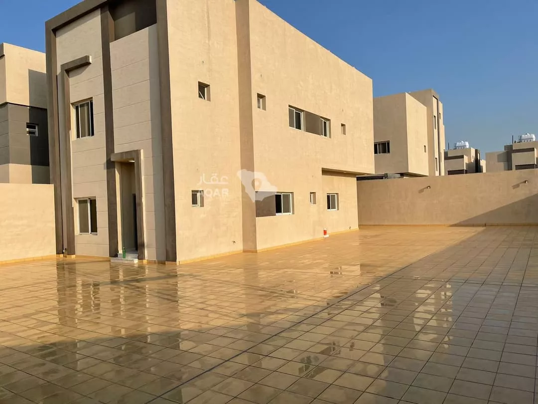 فيلا 4 غرف في البحيرة، الخبر