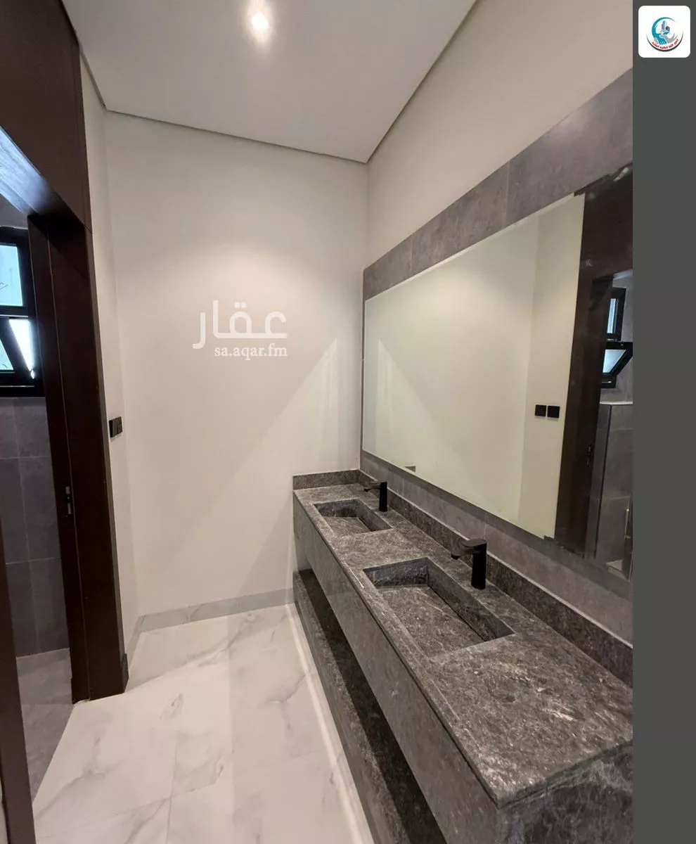 5 bedroom floor in Al Janadriyah 3