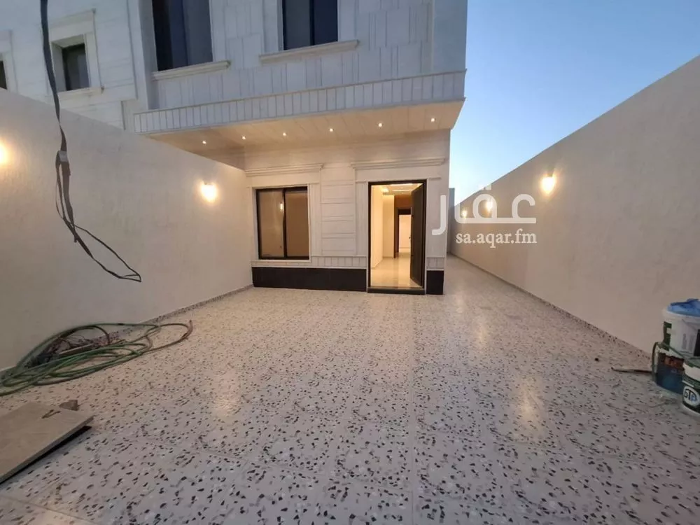 5 bedroom floor in Dahiat Namar 2