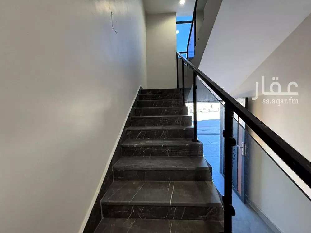 4 bedroom floor in Dirab 5