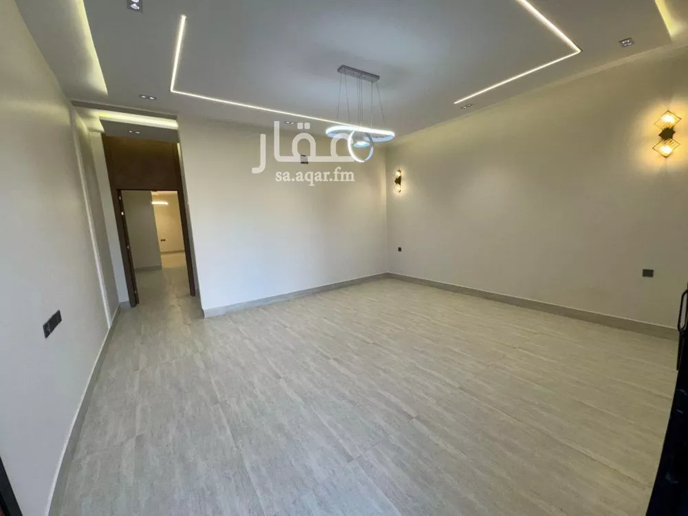 4 bedroom floor in Dirab 8