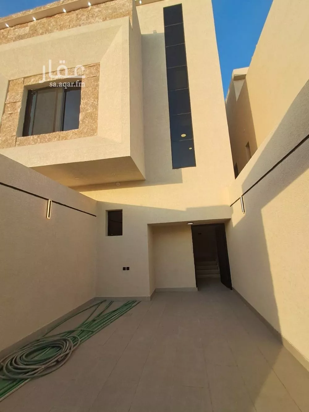 5 bedroom floor in Dirab 4