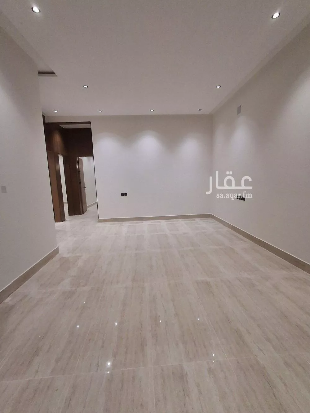 3 bedroom floor in Dhahrat Namar 6