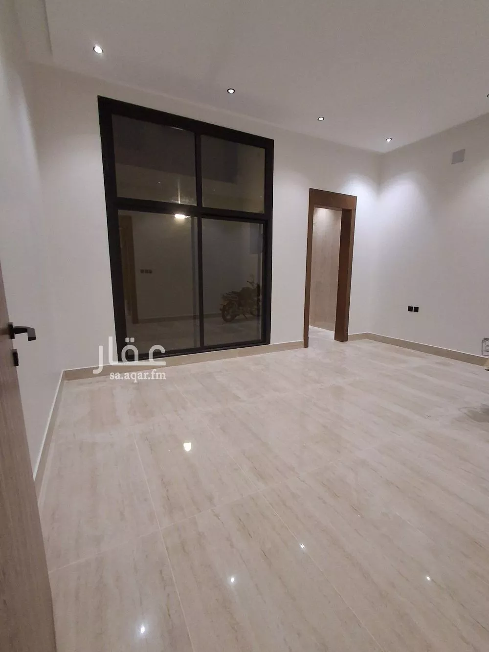 3 bedroom floor in Dhahrat Namar 7