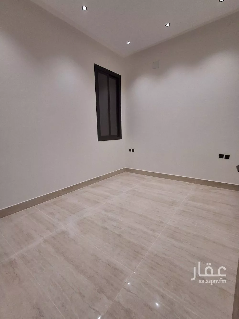3 bedroom floor in Dhahrat Namar 9