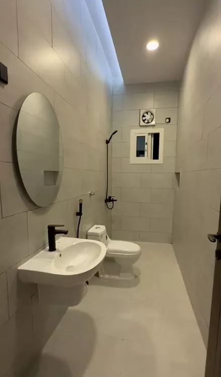 5 bedroom apartment in Ar Rayan, Jeddah 12