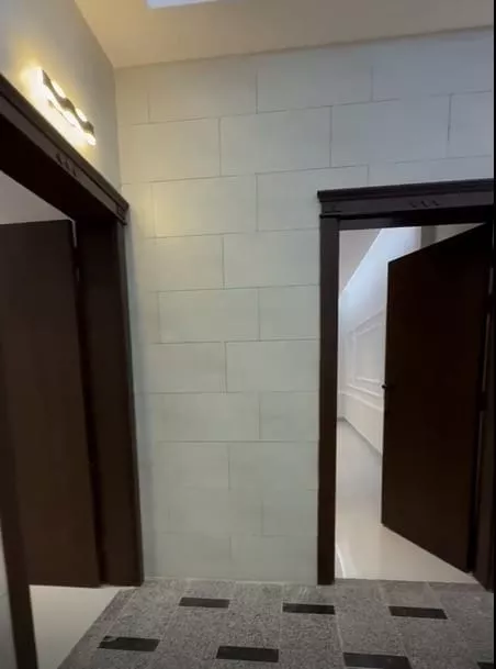 5 bedroom apartment in Ar Rayan, Jeddah 3