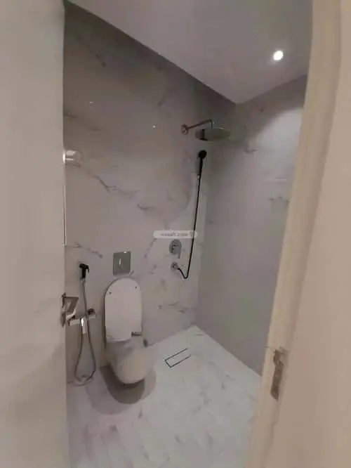 4 bedroom apartment in Granada, Riyadh 3