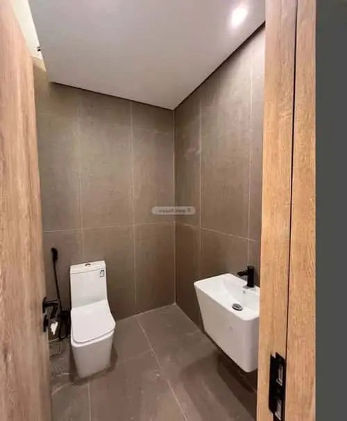 5 bedroom villa in Al Bashaer, Riyadh 9