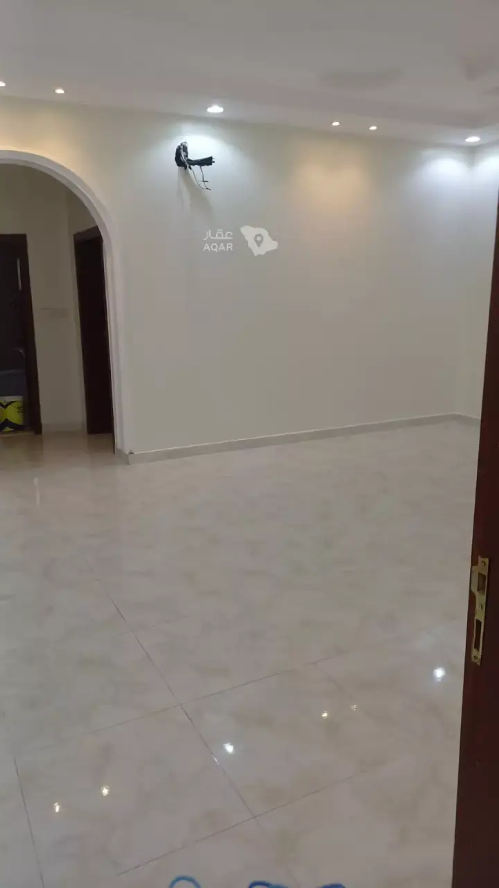4 bedroom apartment in Al Bashaer, Jeddah 3