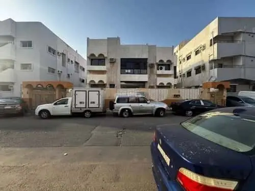 6 bedroom villa in Al Safaa, Jeddah 3
