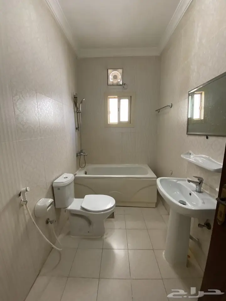 3 bedroom apartment in Al Rabwa, Jeddah 3