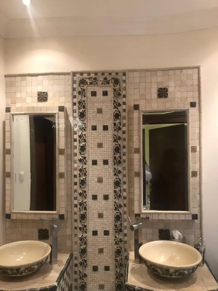5 bedroom villa in Al Sahafah, Riyadh 3