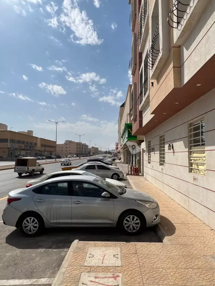 4 bedroom apartment in Dhahrat Namar, Riyadh