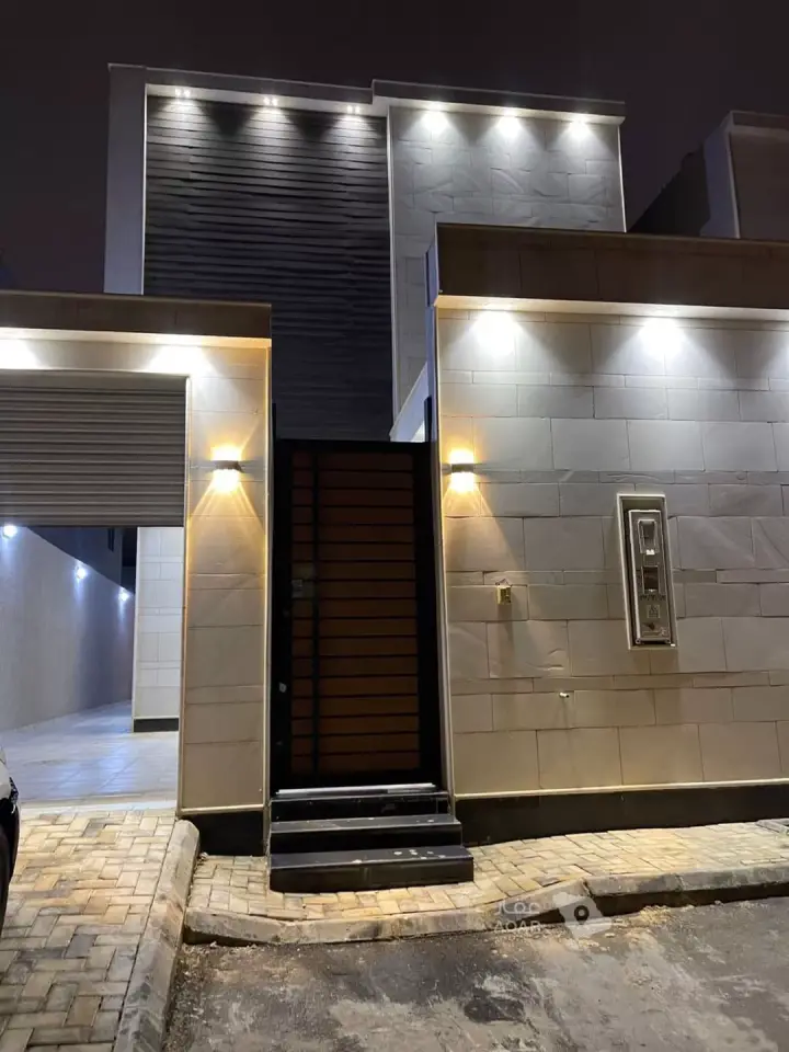 4 bedroom villa in Okaz, Riyadh 8
