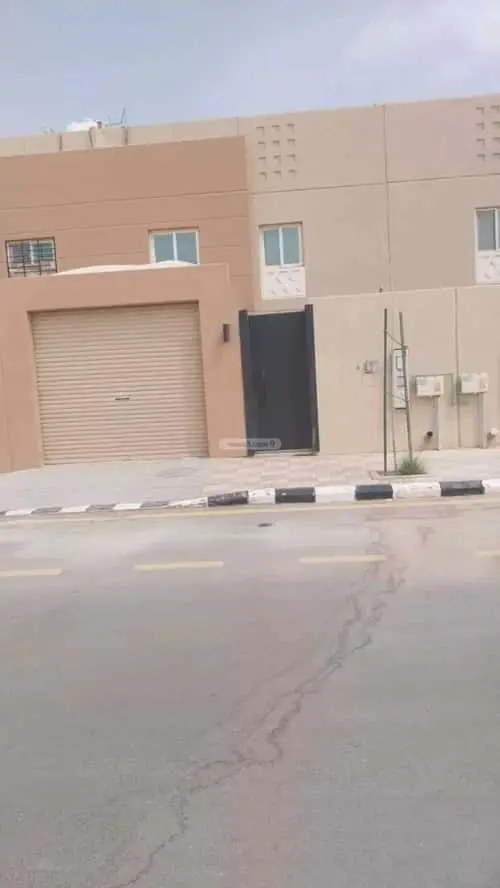4 bedroom villa in Khuzam, Riyadh 2