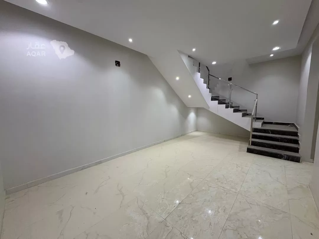 3 bedroom villa in Okaz, Riyadh 11