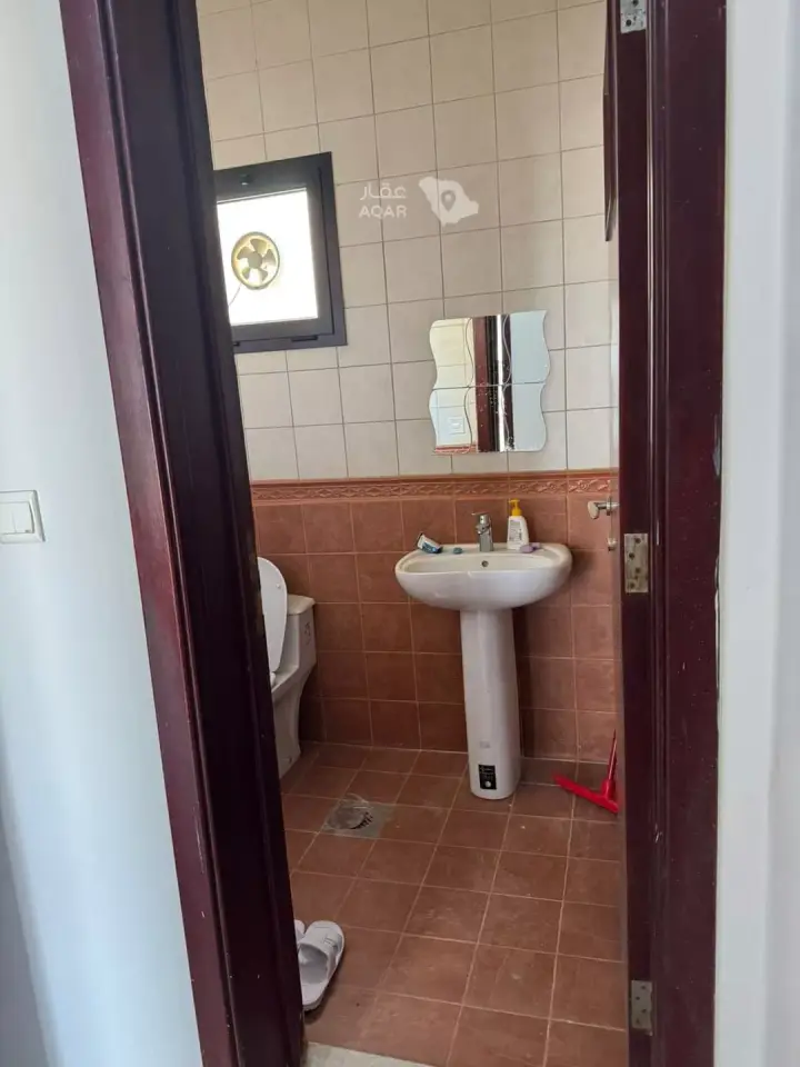 4 bedroom apartment in As Suwaidi, Riyadh 9