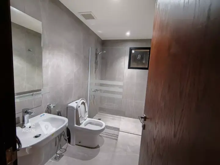 3 bedroom apartment in Mishrifah, Jeddah 10