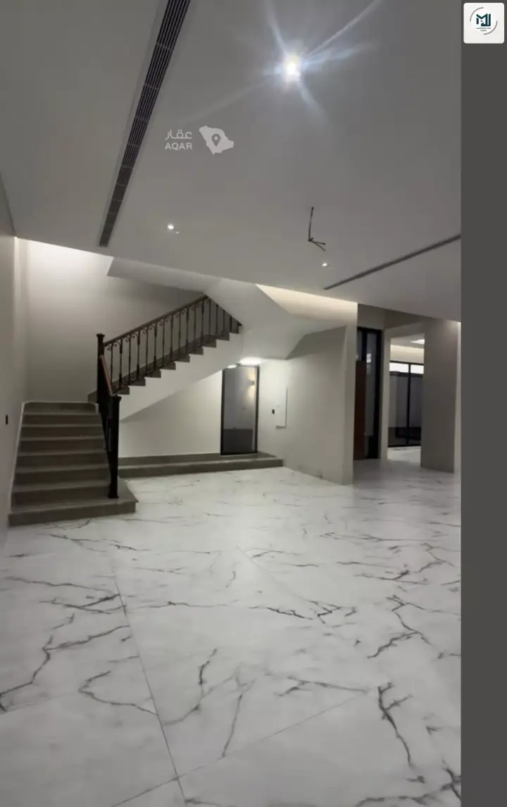 5 bedroom villa in Az Zomorod, Jeddah 3