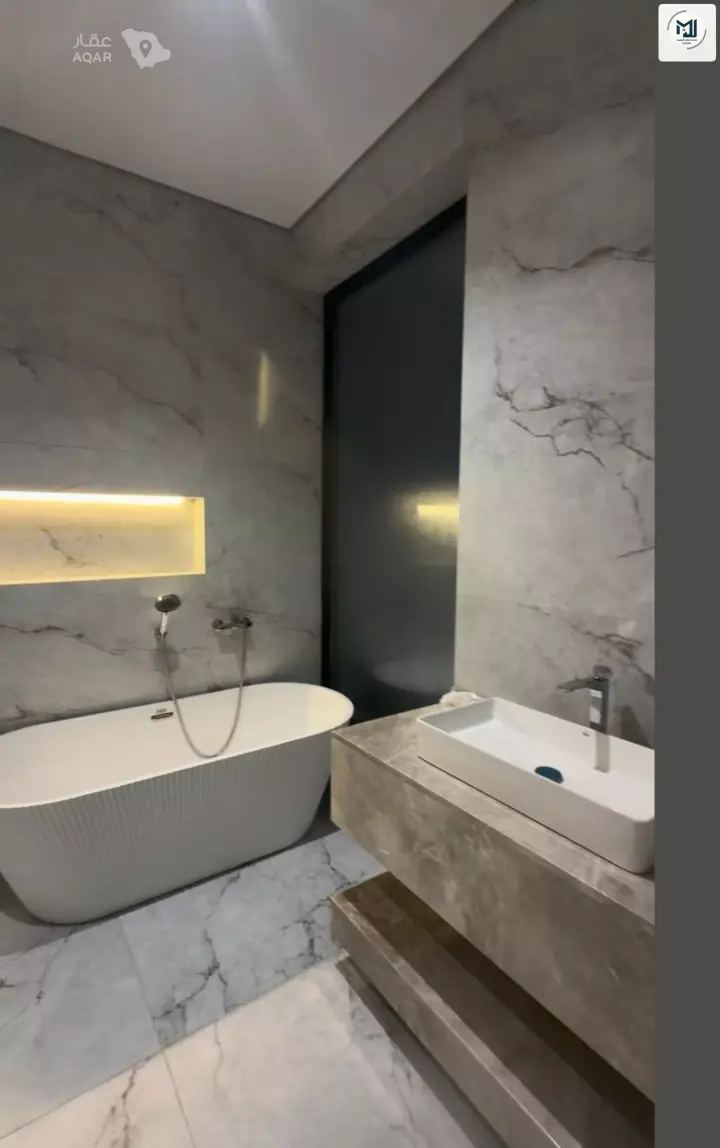 5 bedroom villa in Az Zomorod, Jeddah 13