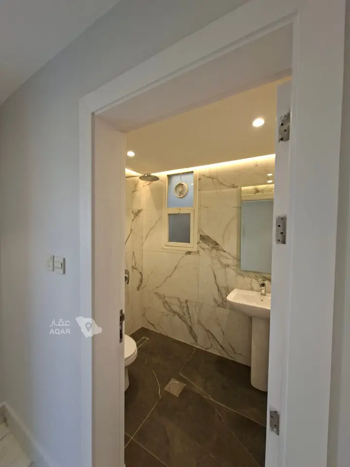 5 bedroom villa in Al Wahah, Riyadh 10