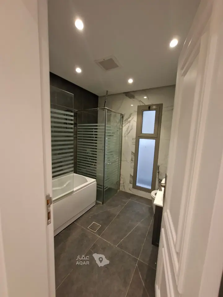 5 bedroom villa in Al Wahah, Riyadh