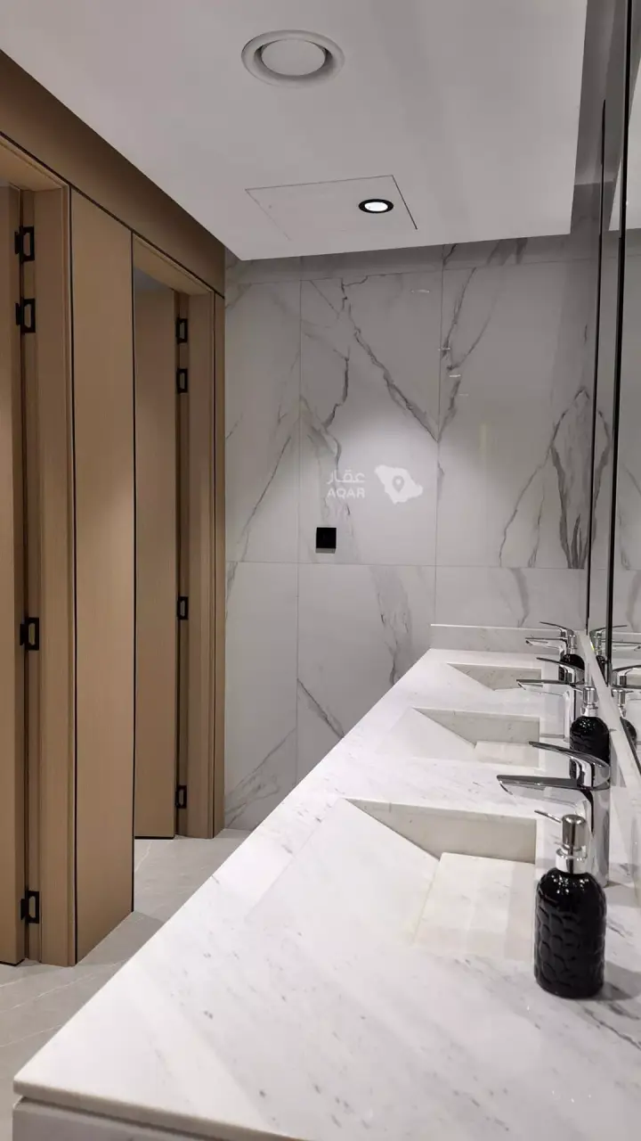 8 bedroom office in Al Aridh, Riyadh 19
