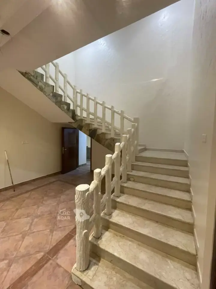3 bedroom villa in Al Qafilah, Khamis Mushait 12