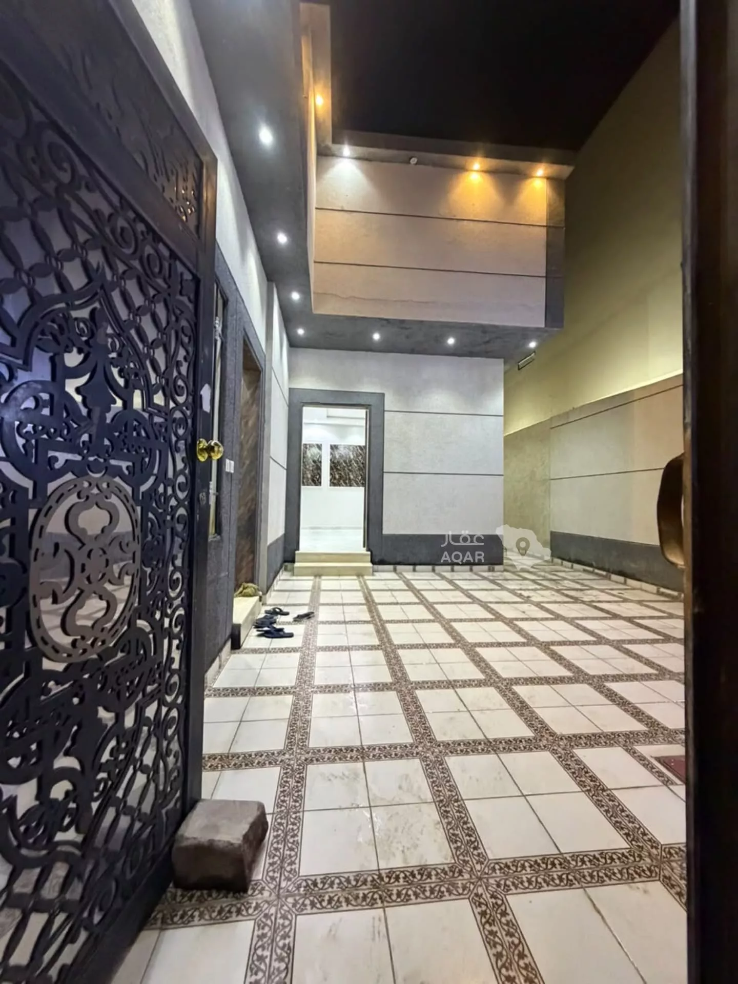 فيلا في الشرق