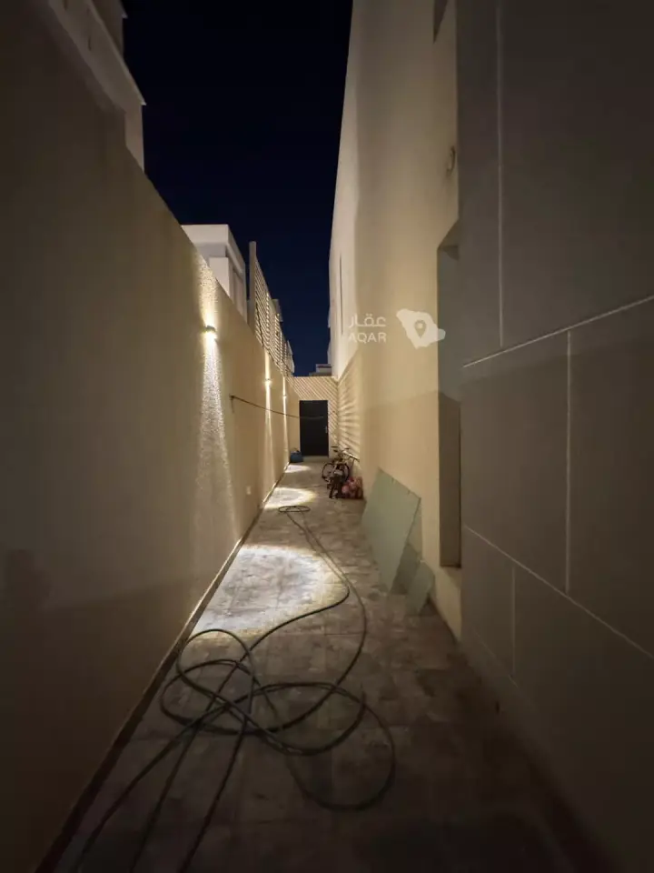 3 bedroom villa in Al Janadriyah, Riyadh 6