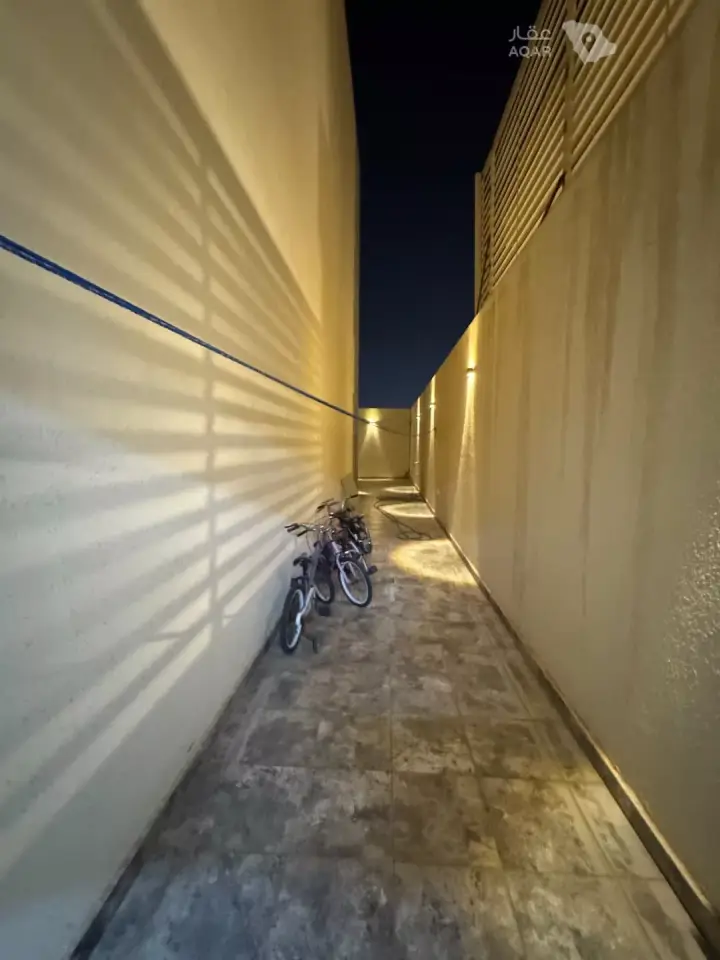 3 bedroom villa in Al Janadriyah, Riyadh 21
