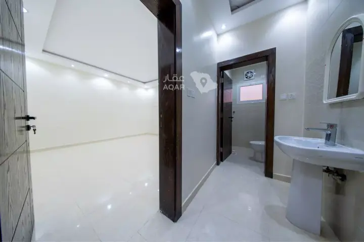 3 bedroom apartment in Al Ranuna, Madinah 4