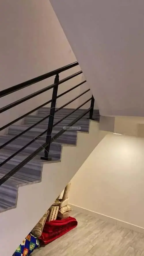4 bedroom villa in Khuzam, Riyadh 9