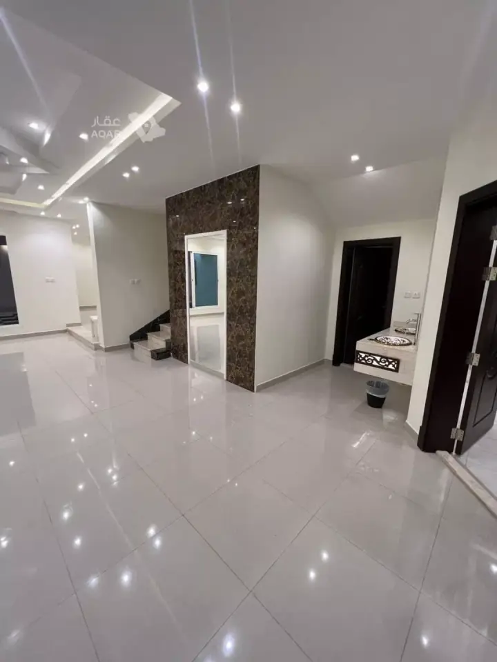 5 bedroom villa in Ash Shulah, Eastern Province 12