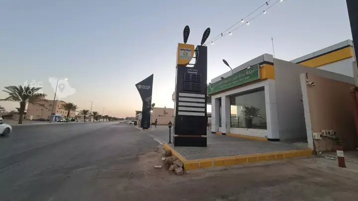 shop in Al Rehab, Qassim Region 5
