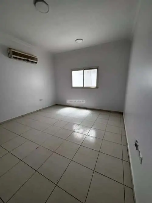 4 bedroom apartment in Granada, Riyadh 4