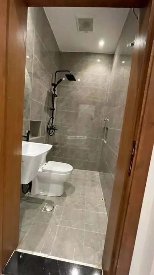 5 bedroom apartment in Al Sawari, Jeddah 2