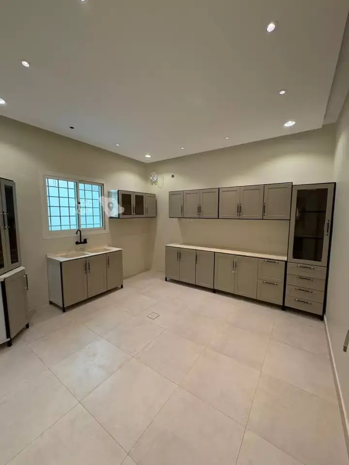 3 bedroom villa in Ishbiliyah, Riyadh 13