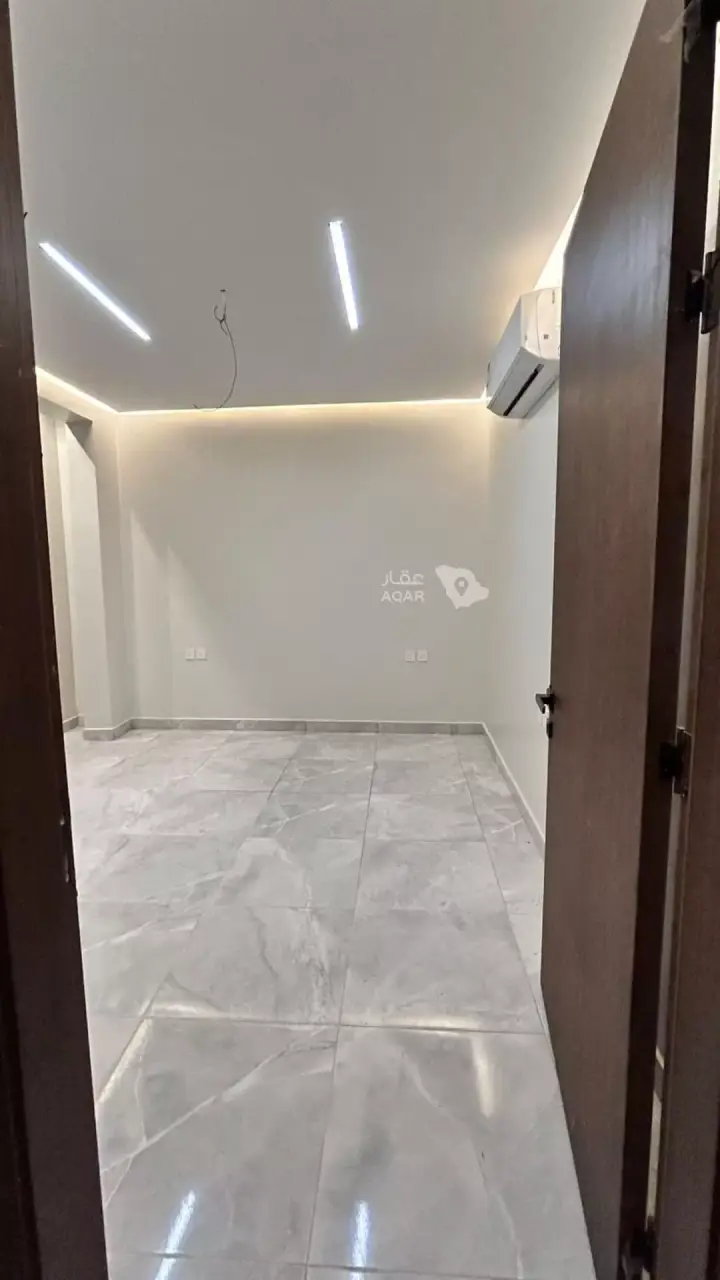 5 bedroom villa in King Fahd, Riyadh 5