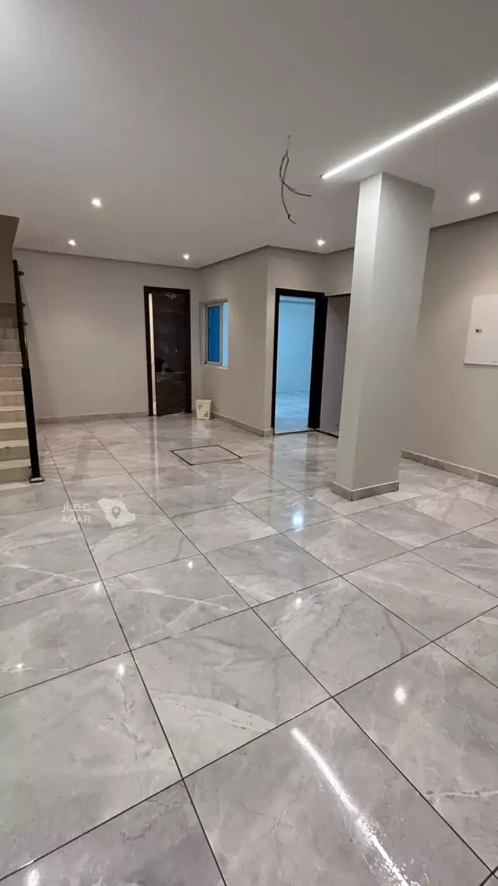 5 bedroom villa in King Fahd, Riyadh 7
