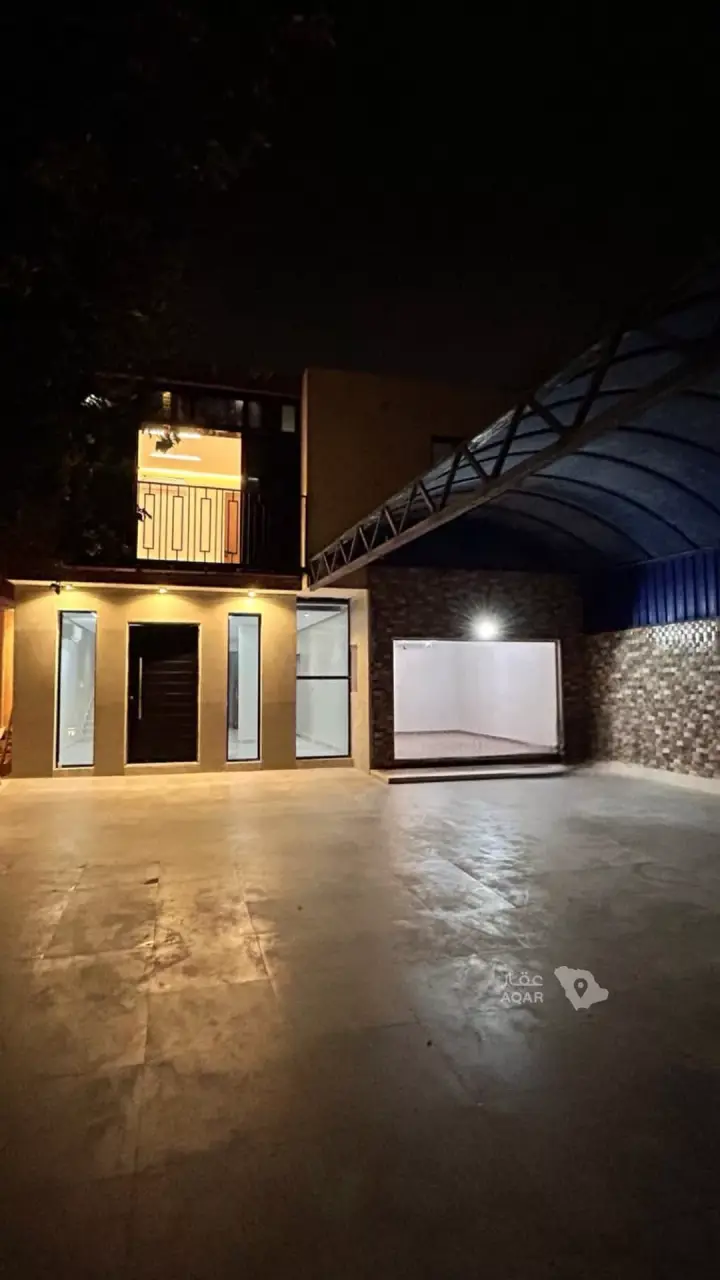 5 bedroom villa in King Fahd, Riyadh 9