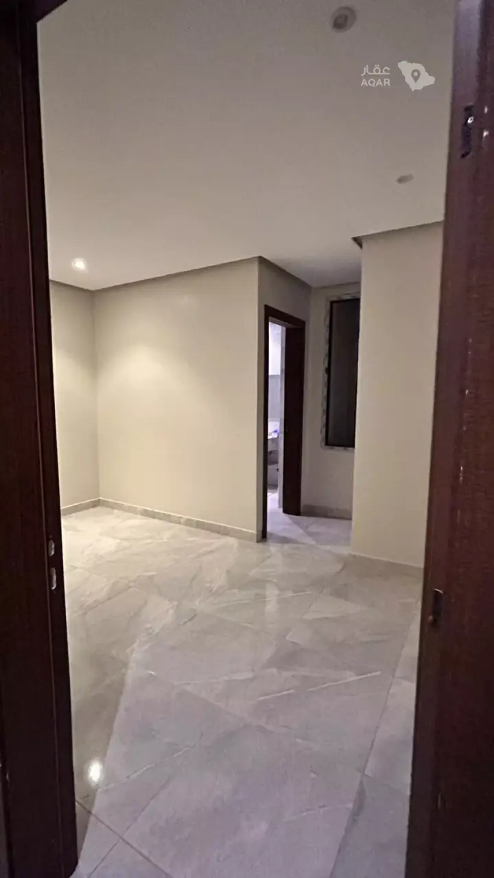 5 bedroom villa in King Fahd, Riyadh 8