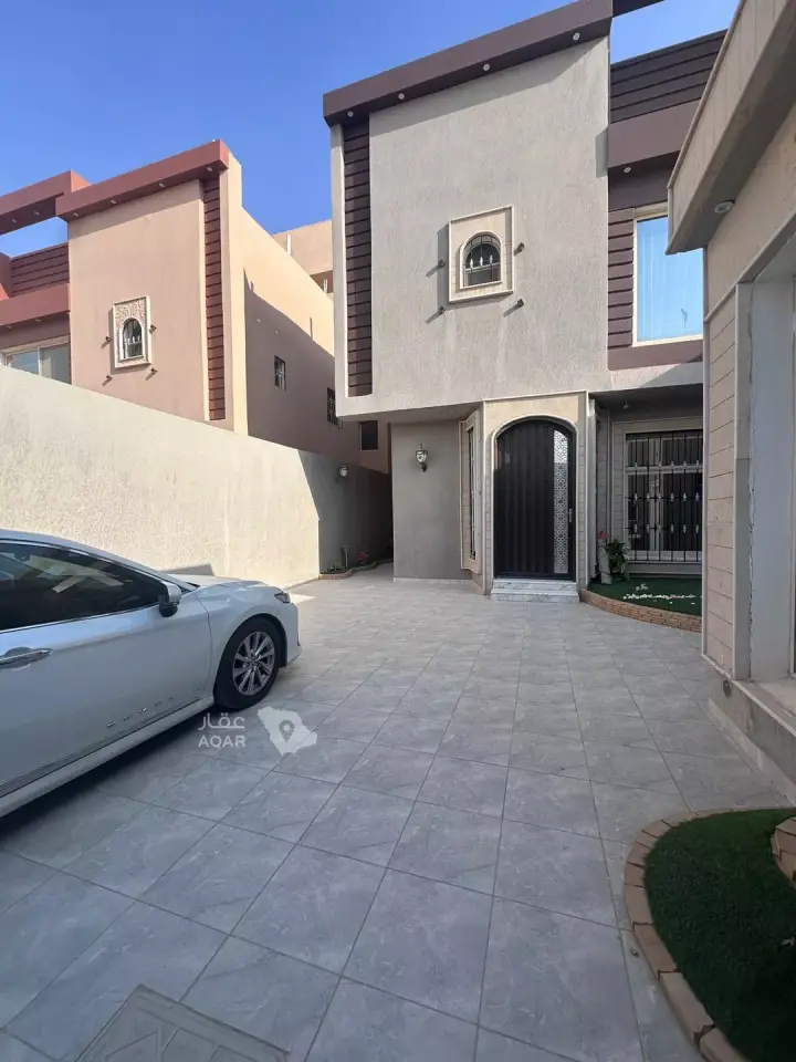4 bedroom villa in Okaz, Riyadh 5