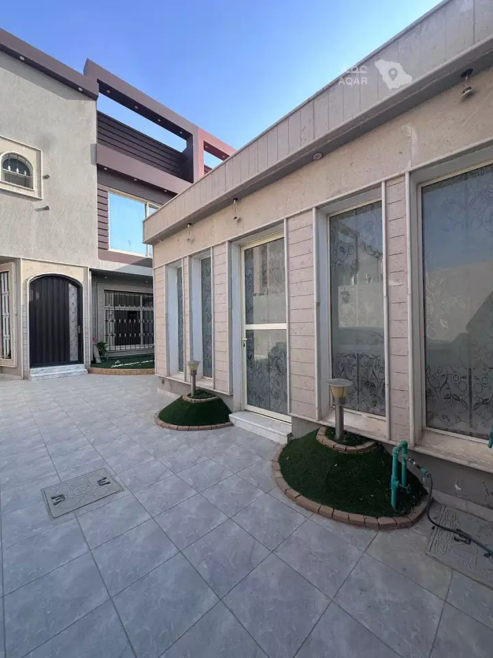 4 bedroom villa in Okaz, Riyadh 6