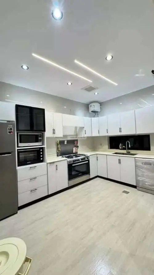 3 bedroom apartment in Al Sakb, Madinah 4
