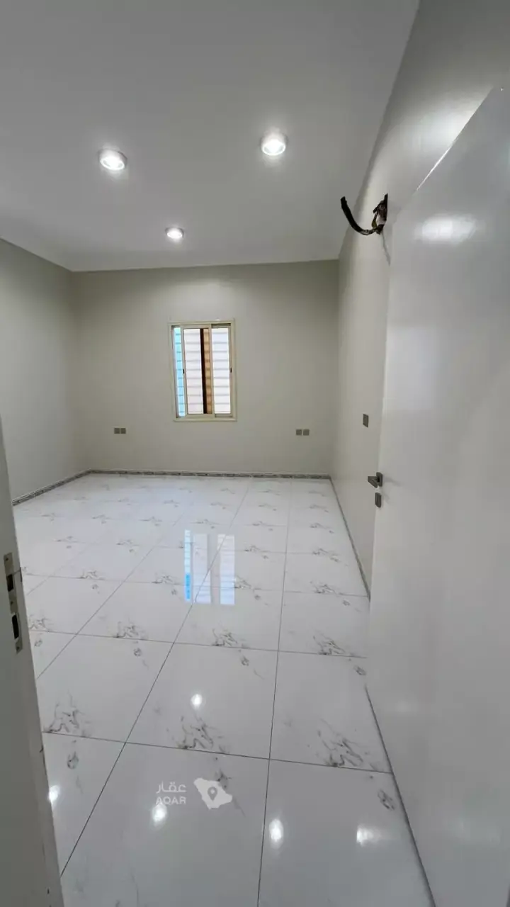 5 bedroom apartment in Al Nahda, Khamis Mushait 12