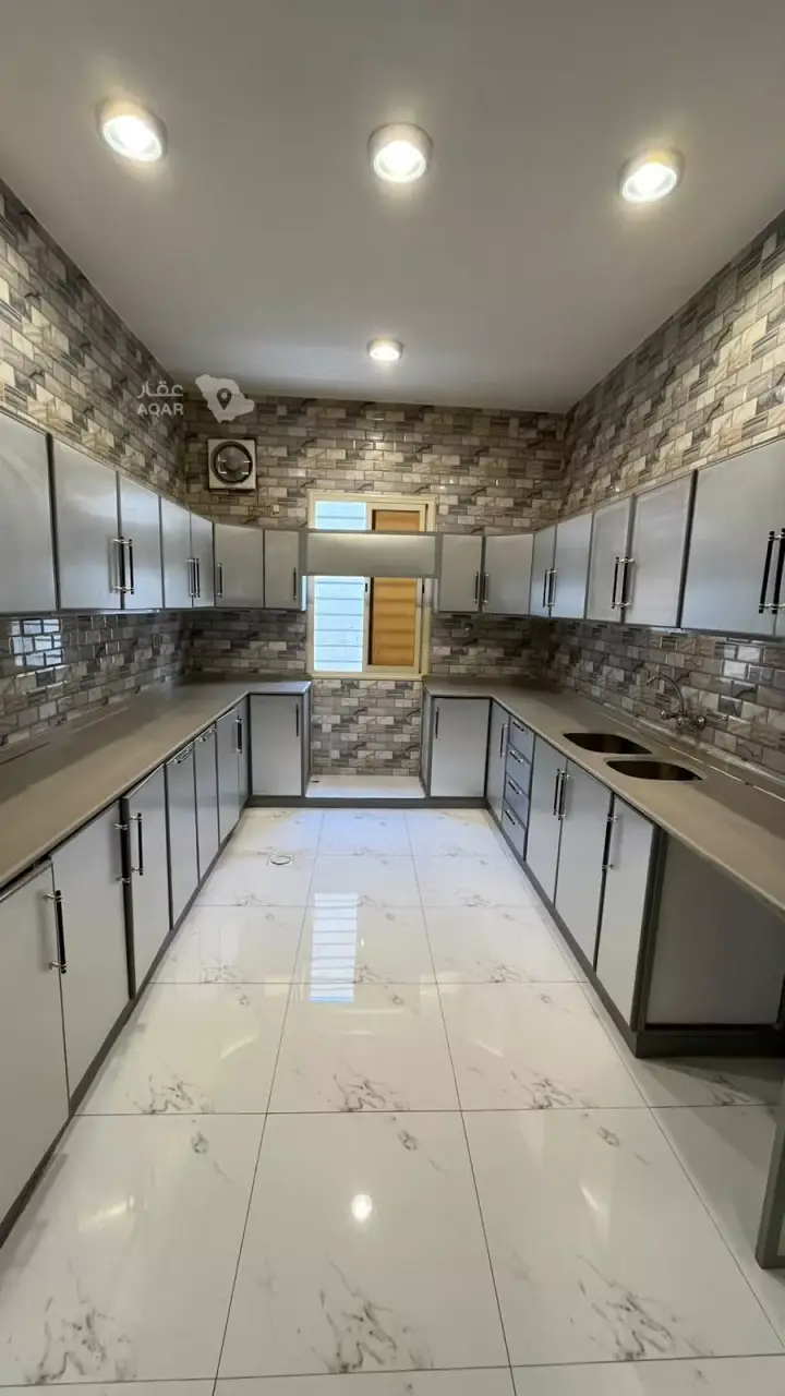 5 bedroom apartment in Al Nahda, Khamis Mushait 3