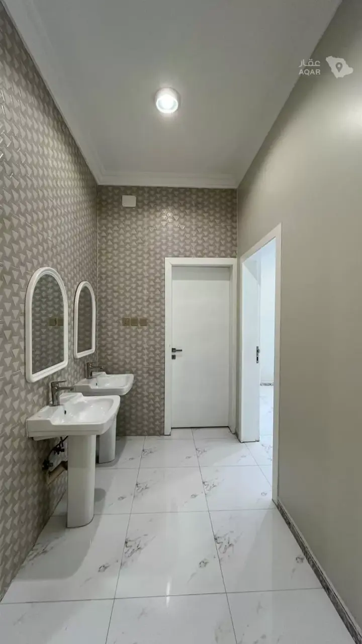 5 bedroom apartment in Al Nahda, Khamis Mushait 11